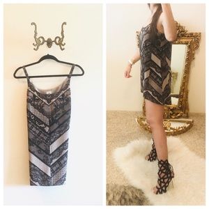 ⭐️ Cabi Nude/Black Mini-Dress S